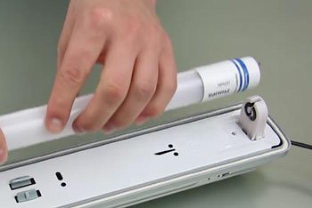 Hoe installeer ik een LED TL8 buis met een elektronisch voorschakelapparaat?